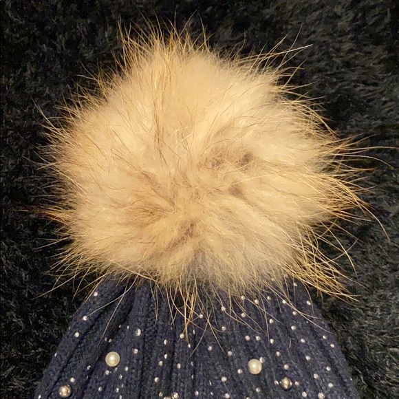 Hat - Picture 2 of 4